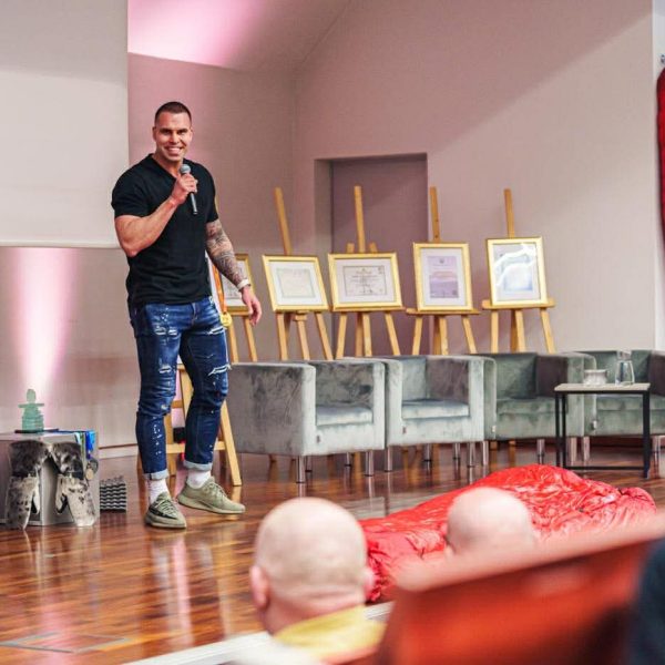 6b78f848-db8f-49d4-9ced-94f1cc7219cf